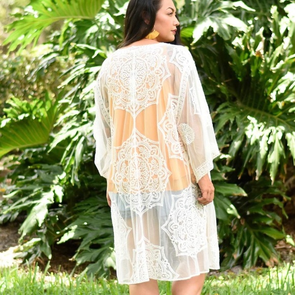 White Lace Kimono - Picture 3 of 5